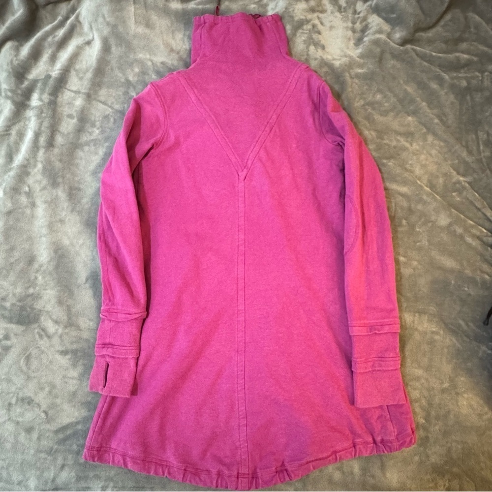 Lululemon Gratitude Wrap
Heathered Raspberry

#163 - Picture 5 of 6